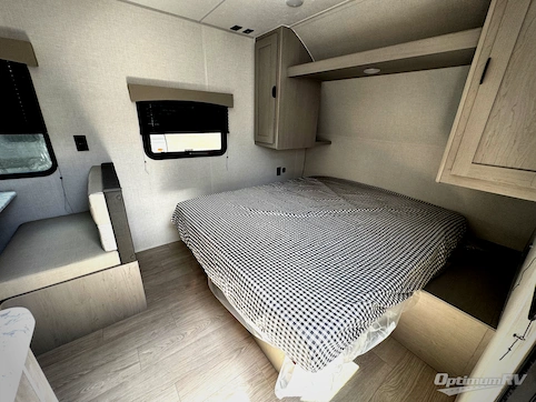 2026 Coachmen Clipper Cadet 17CFQ RV Photo 3