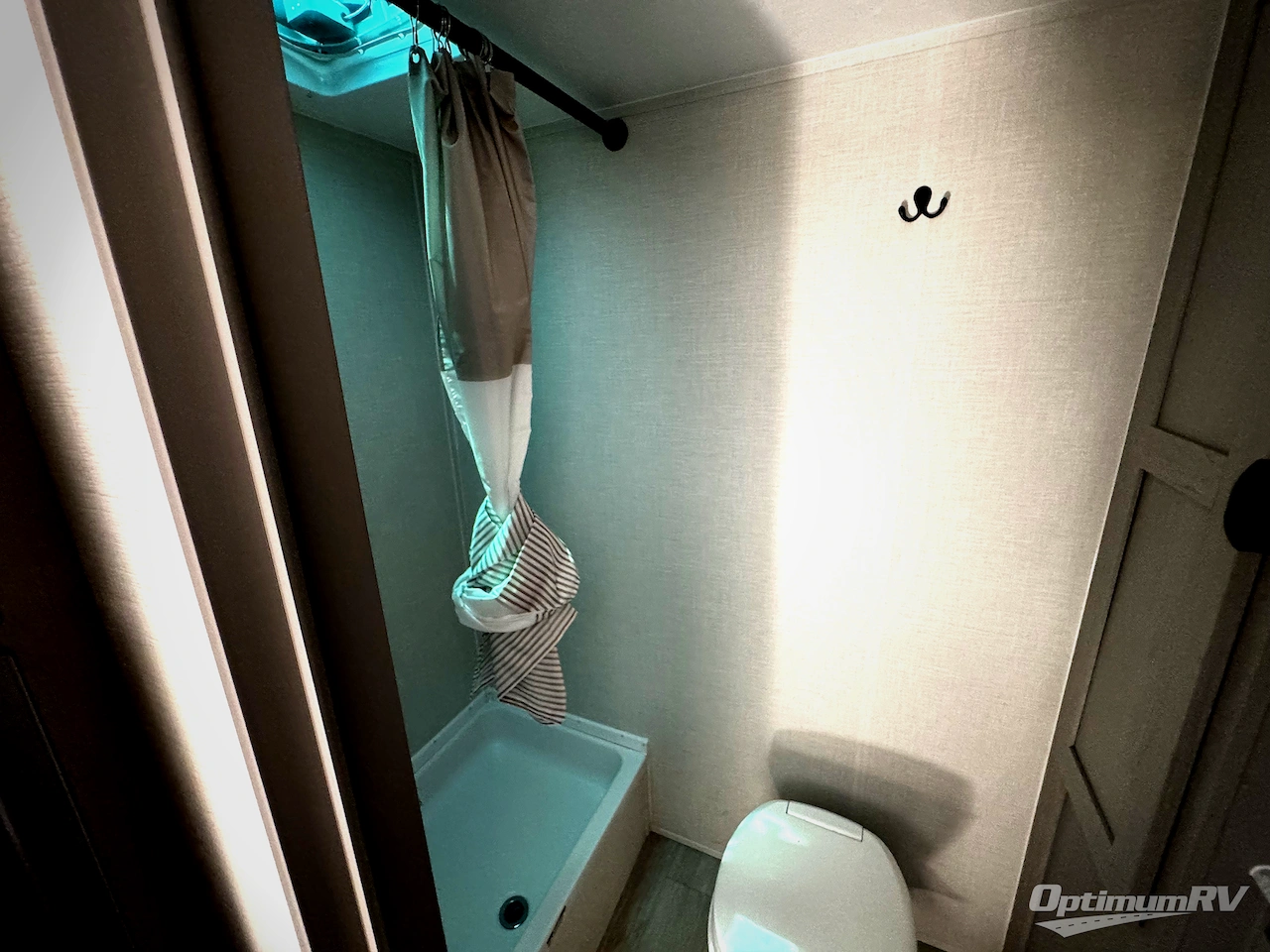 2026 Coachmen Clipper Cadet 17CFQ Photo 8
