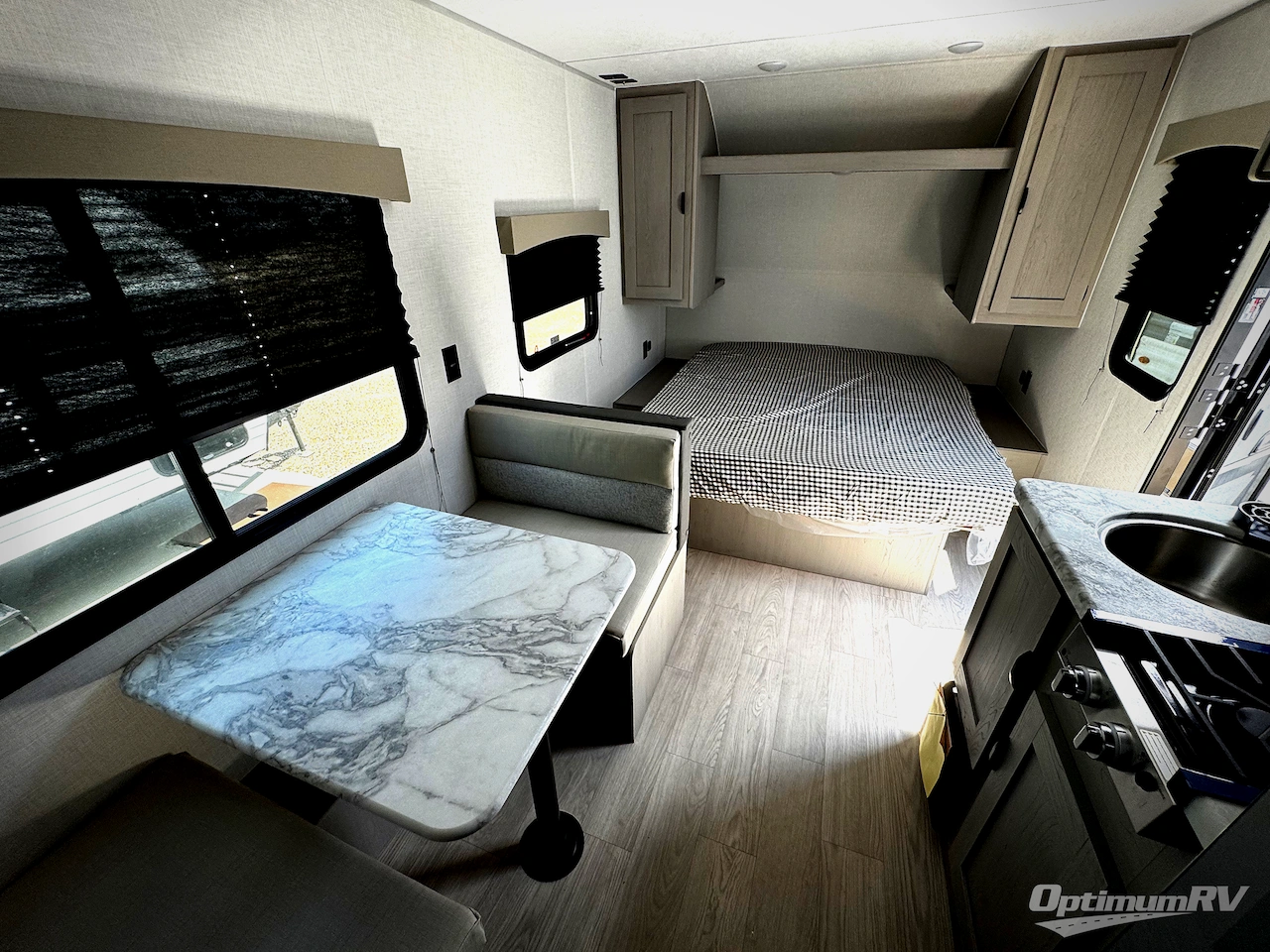2026 Coachmen Clipper Cadet 17CFQ Photo 5
