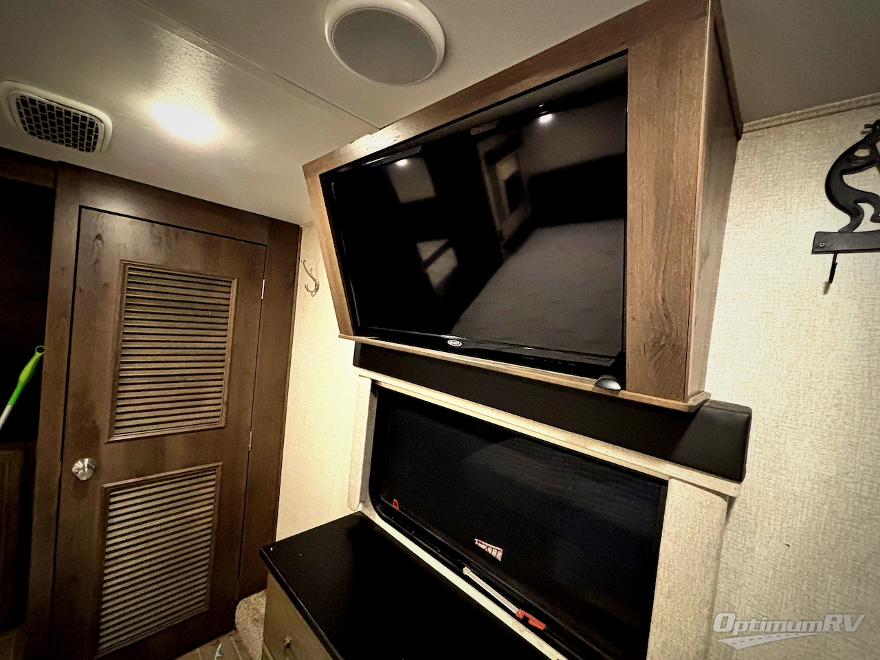 2020 Keystone Montana 3121RL Photo 5