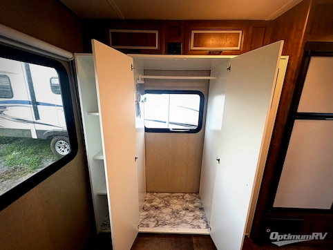 2018 CrossRoads Zinger ZR211RD RV Photo 4