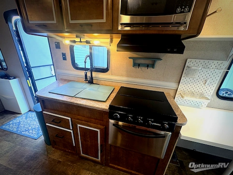 2018 CrossRoads Zinger ZR211RD RV Photo 3