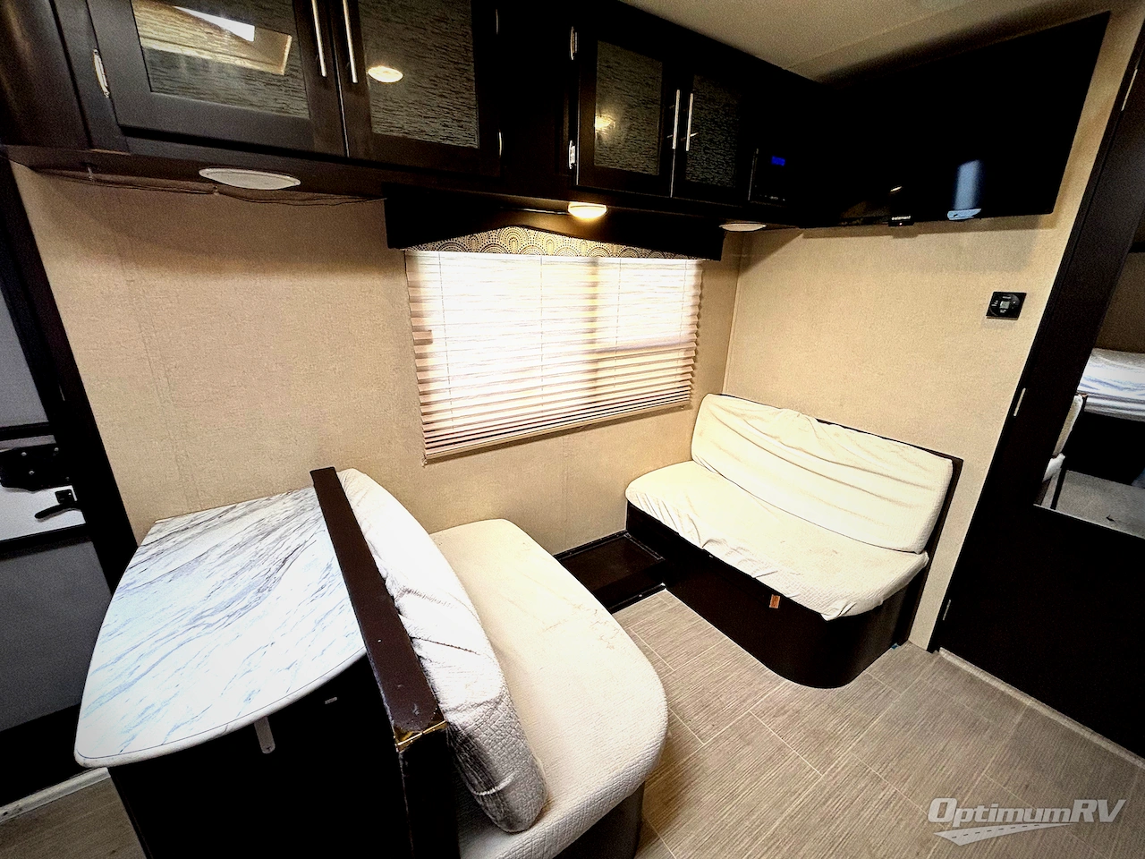 2017 Dutchmen Kodiak Express 201QB Photo 9