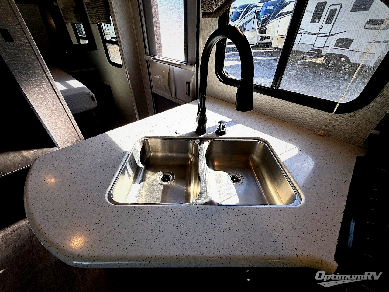 2018 Heartland North Trail 31BHDD King Photo 15