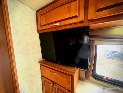 2008 Monaco Knight 40DFT RV Photo 3