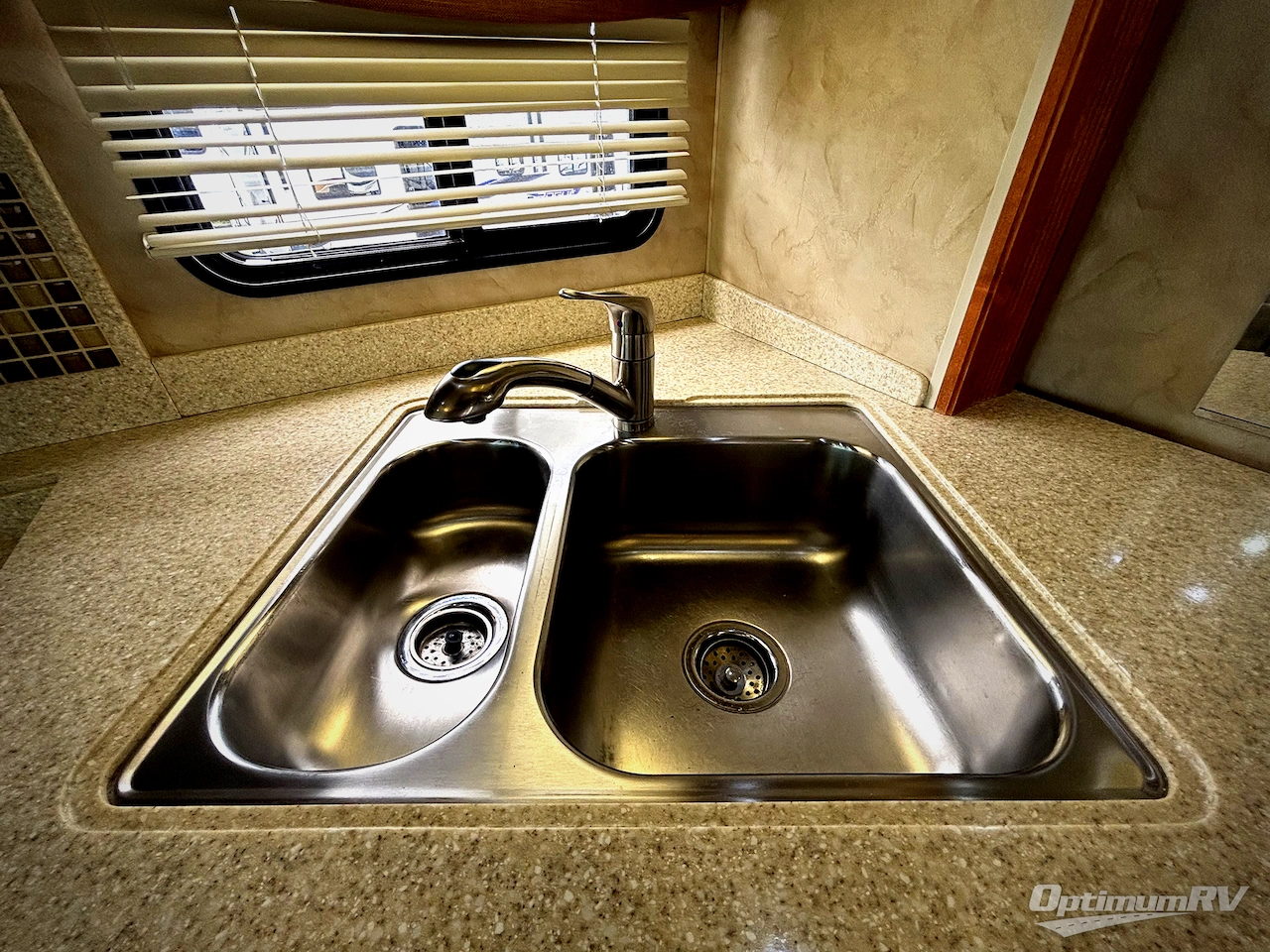 2008 Monaco Knight 40DFT Photo 21