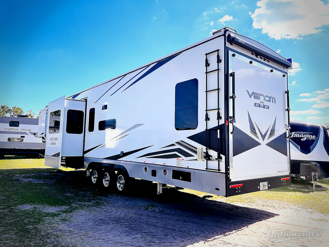 2022 KZ Venom 4113TK Photo 3