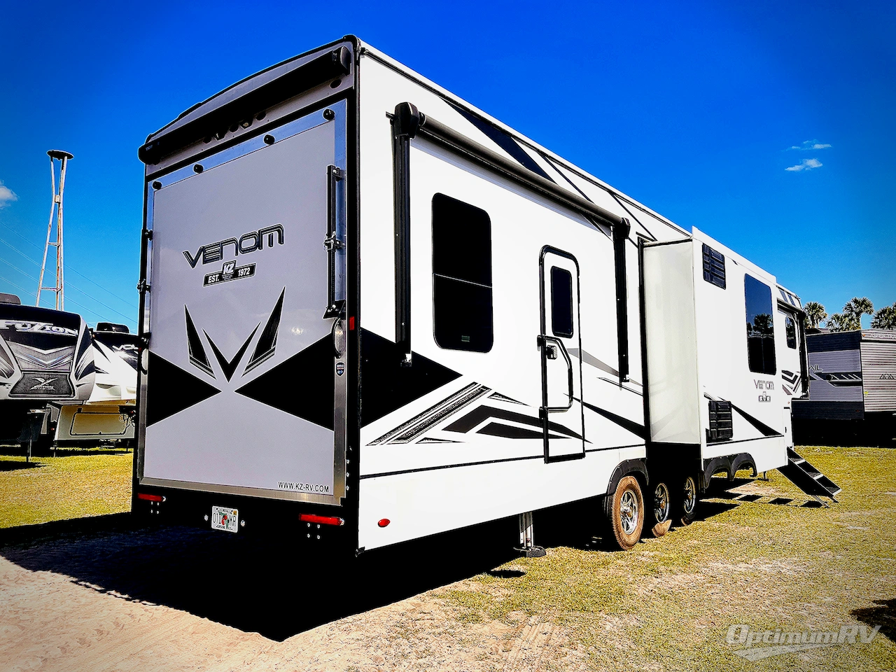 2022 KZ Venom 4113TK Photo 2