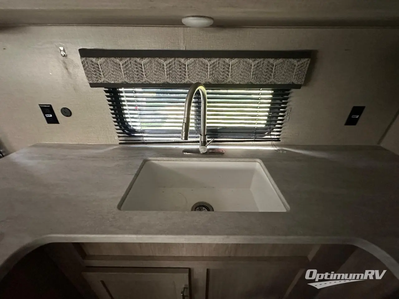 2022 Coachmen Catalina Legacy 283RKS Photo 8
