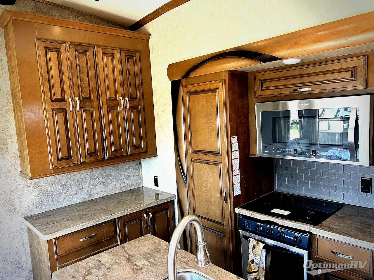2017 Forest River Cedar Creek Hathaway Edition 38FL6 Photo 9