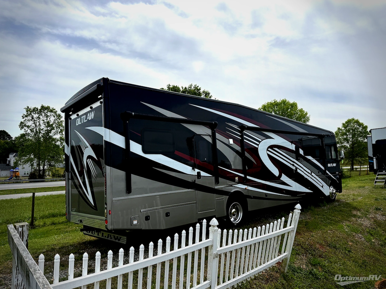 2023 Thor Outlaw 38KB Photo 2