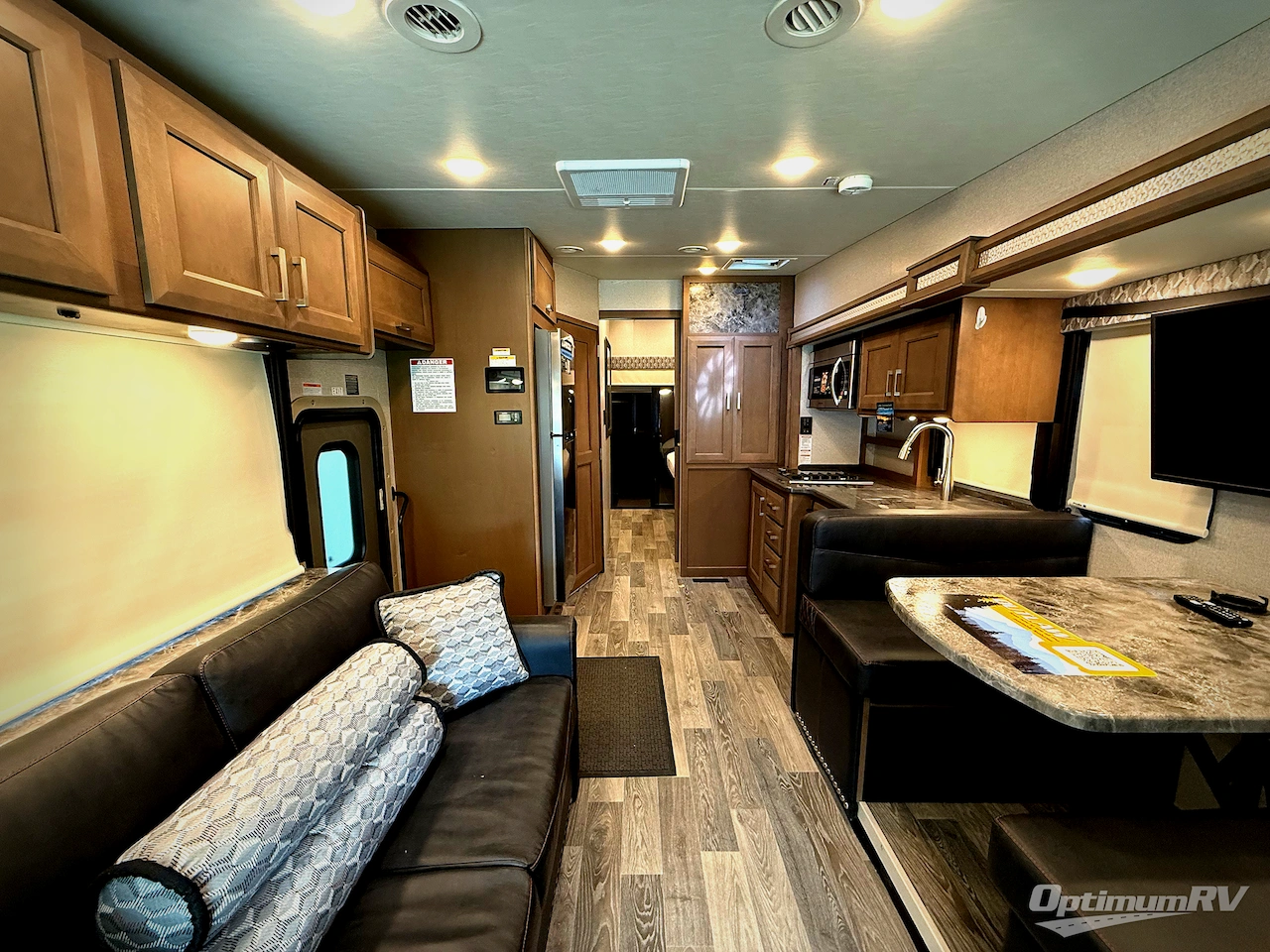 2023 Thor Outlaw 38KB Photo 6