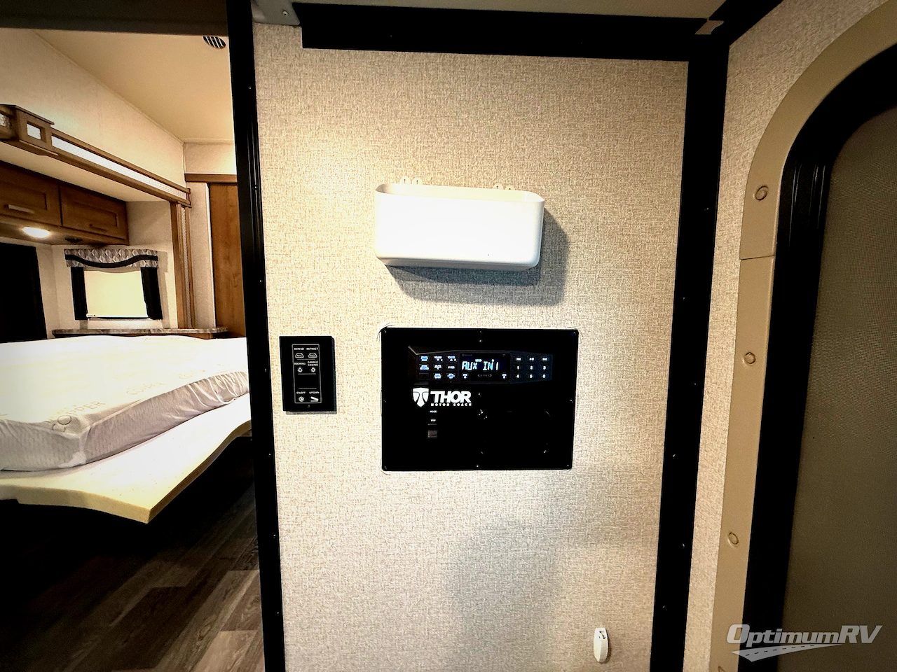 2023 Thor Outlaw 38KB Photo 29