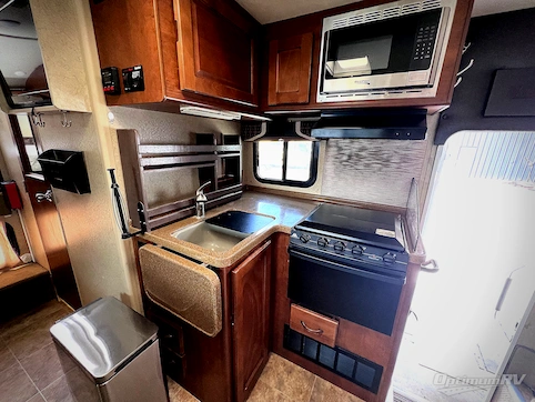2015 Lance Lance 1172 RV Photo 2