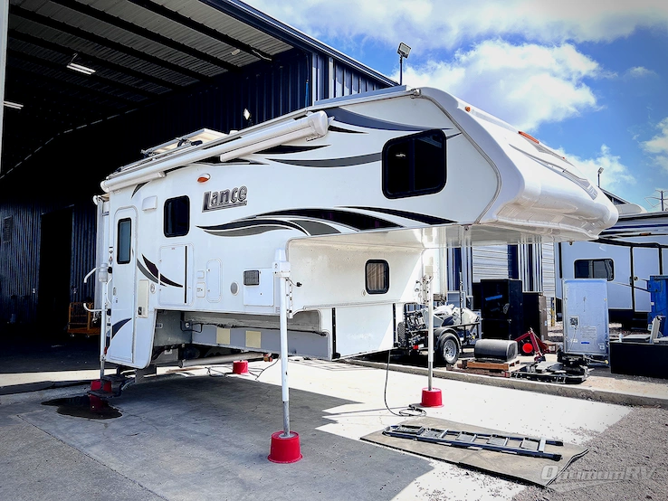 2015 Lance Lance 1172 RV Photo 1