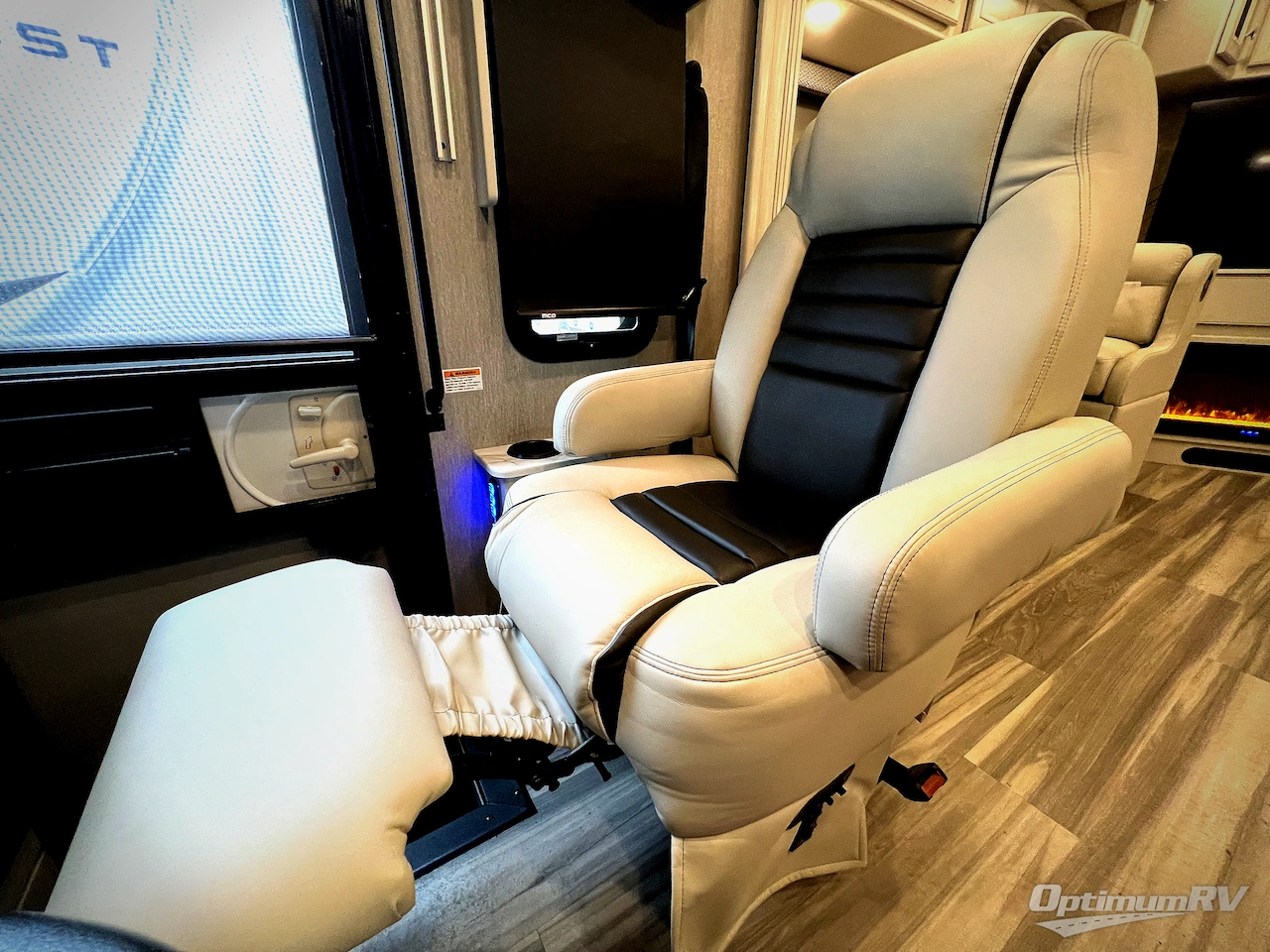 2022 Holiday Rambler Nautica 35MS Photo 6