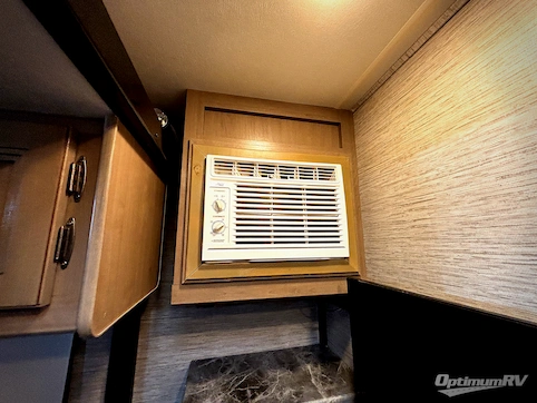 2021 Thor Outlaw 29J RV Photo 4