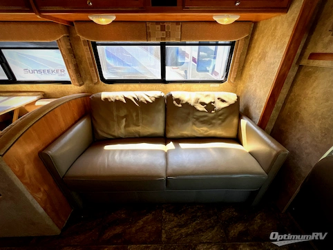 2011 Winnebago Access 31CP RV Photo 2