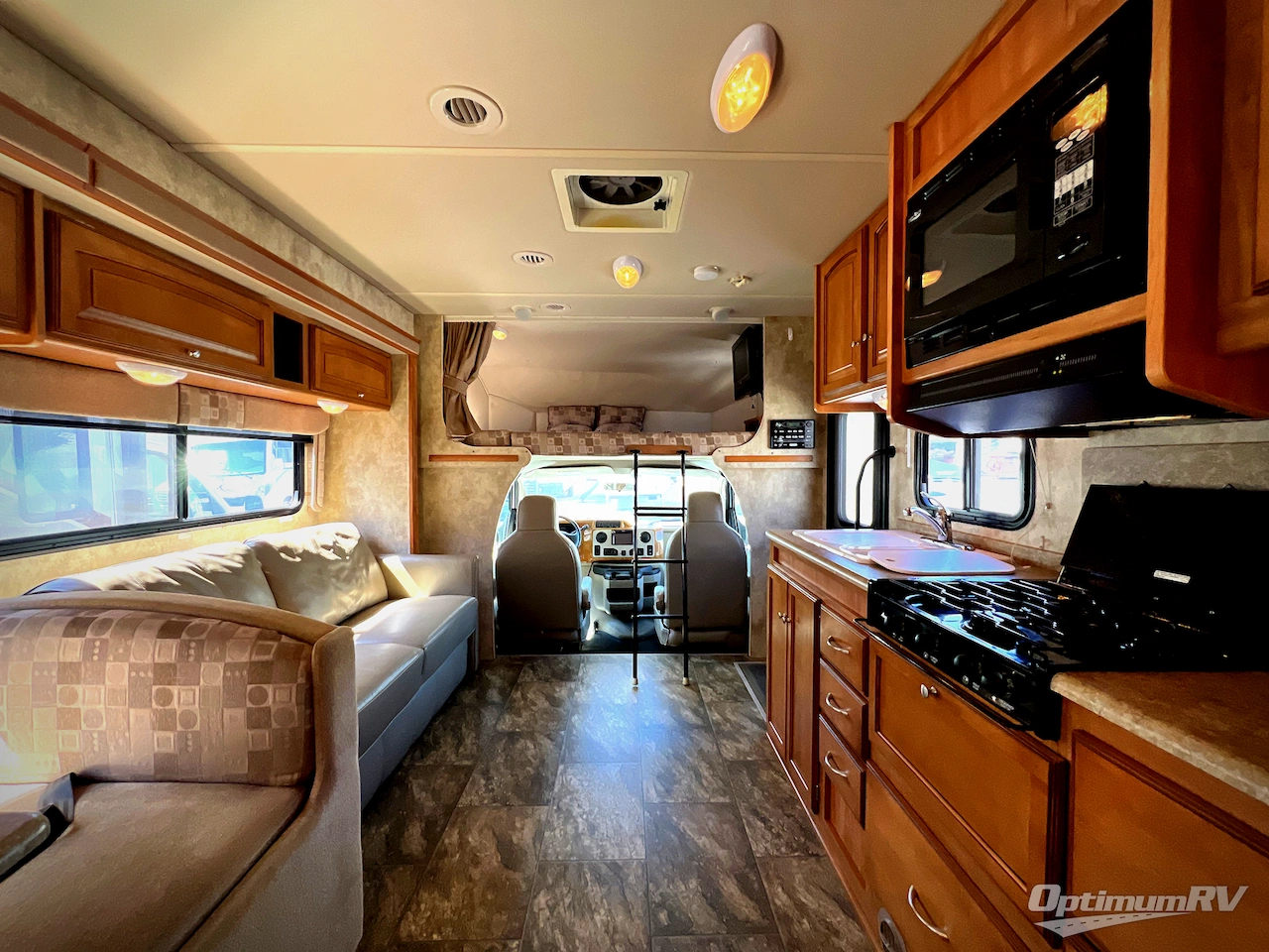 2011 Winnebago Access 31CP Photo 3