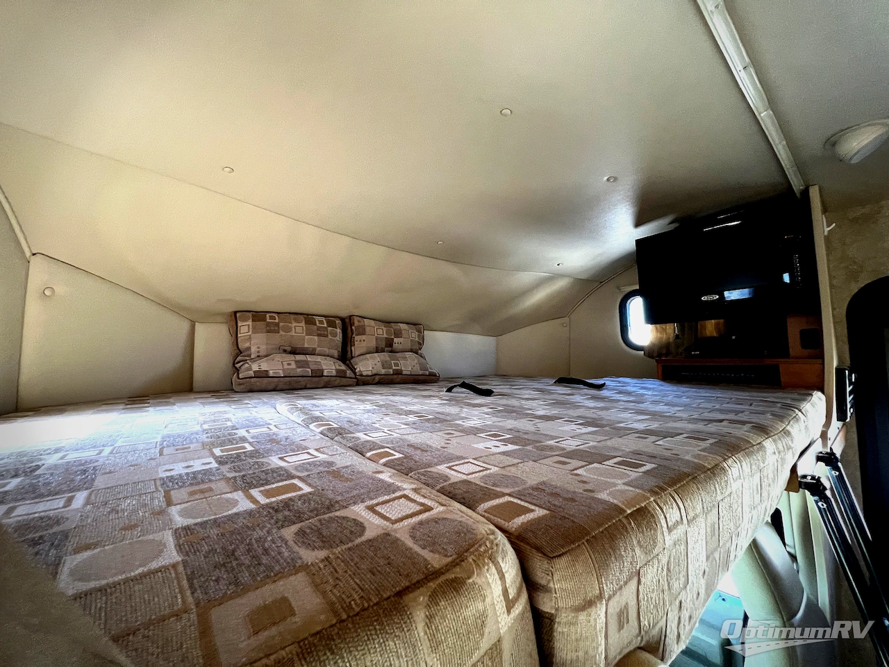 2011 Winnebago Access 31CP Photo 6