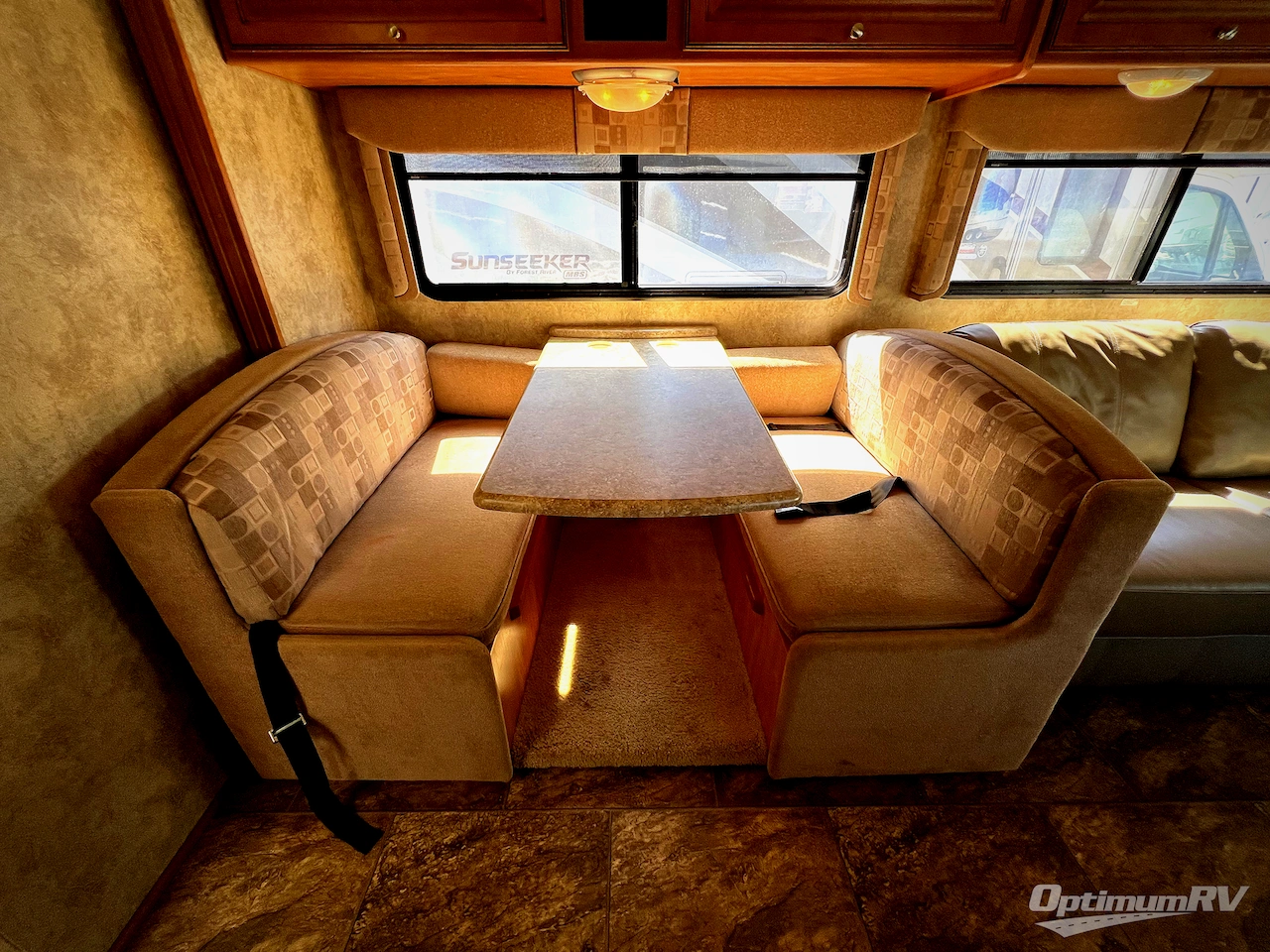 2011 Winnebago Access 31CP Photo 9
