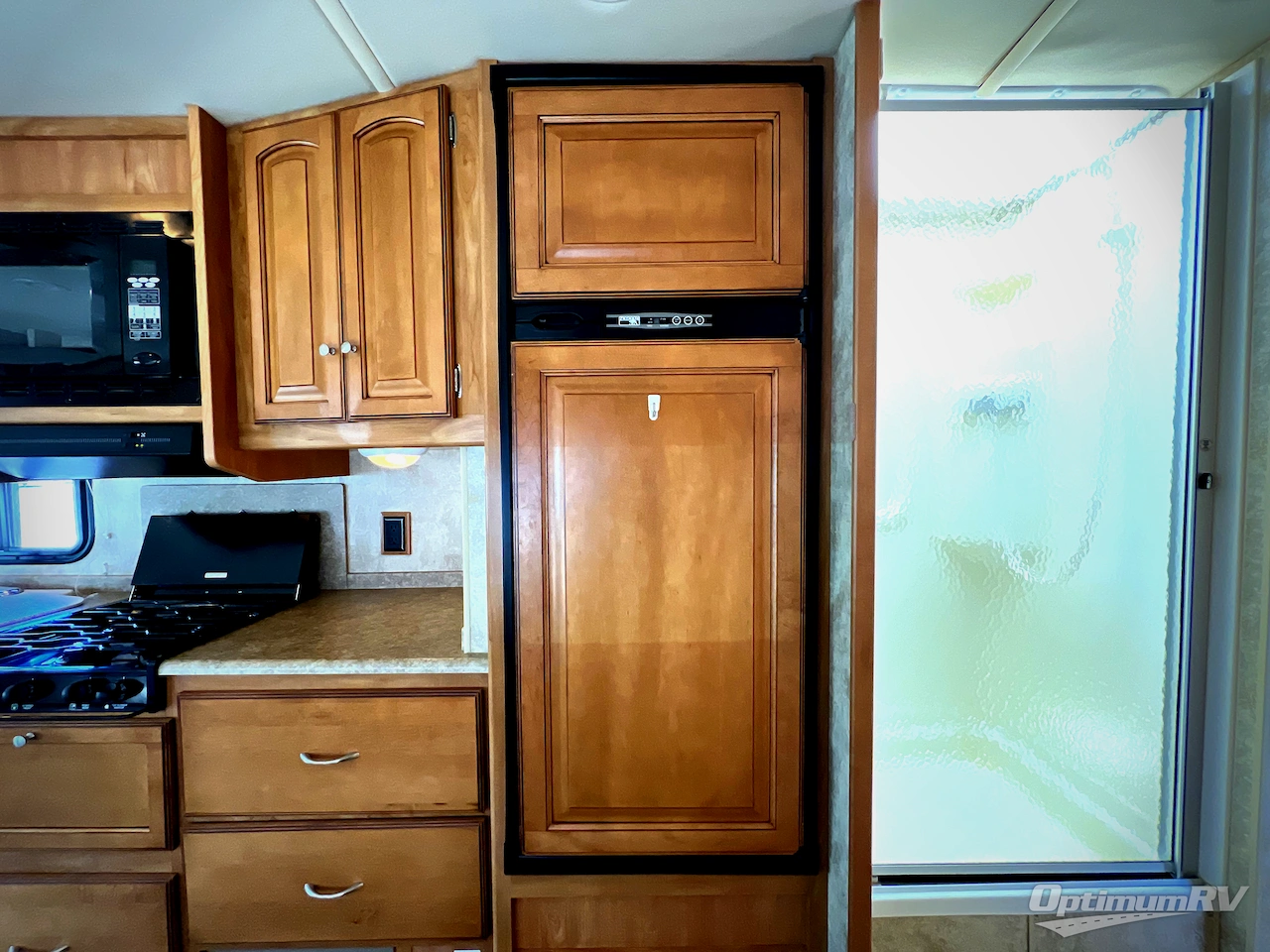 2011 Winnebago Access 31CP Photo 14