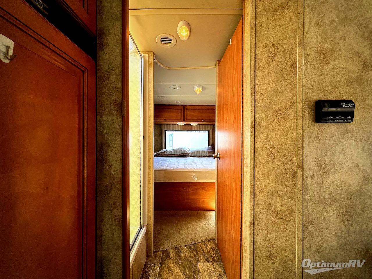 2011 Winnebago Access 31CP Photo 15