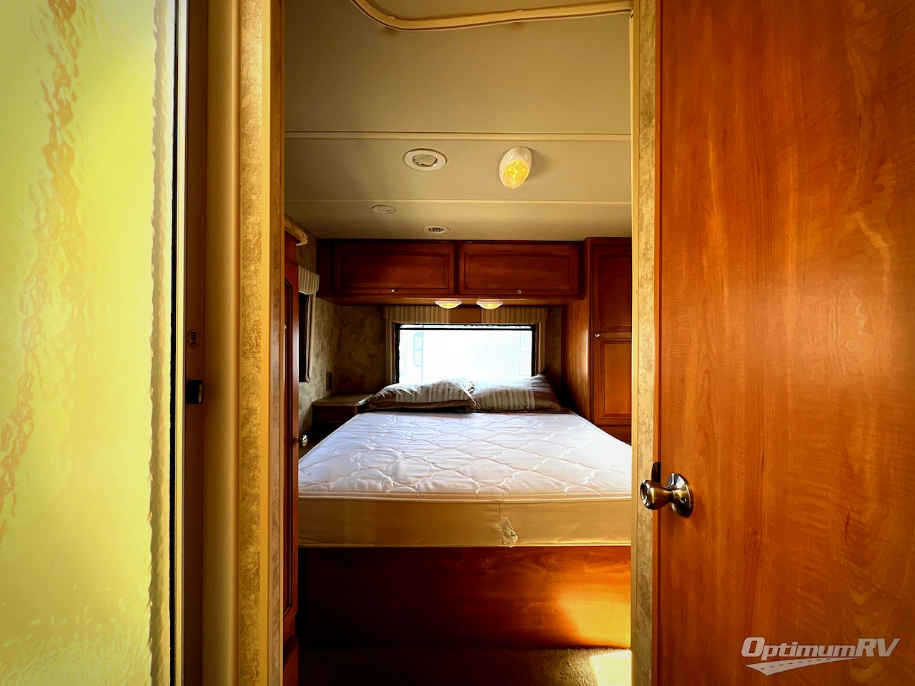 2011 Winnebago Access 31CP Photo 16