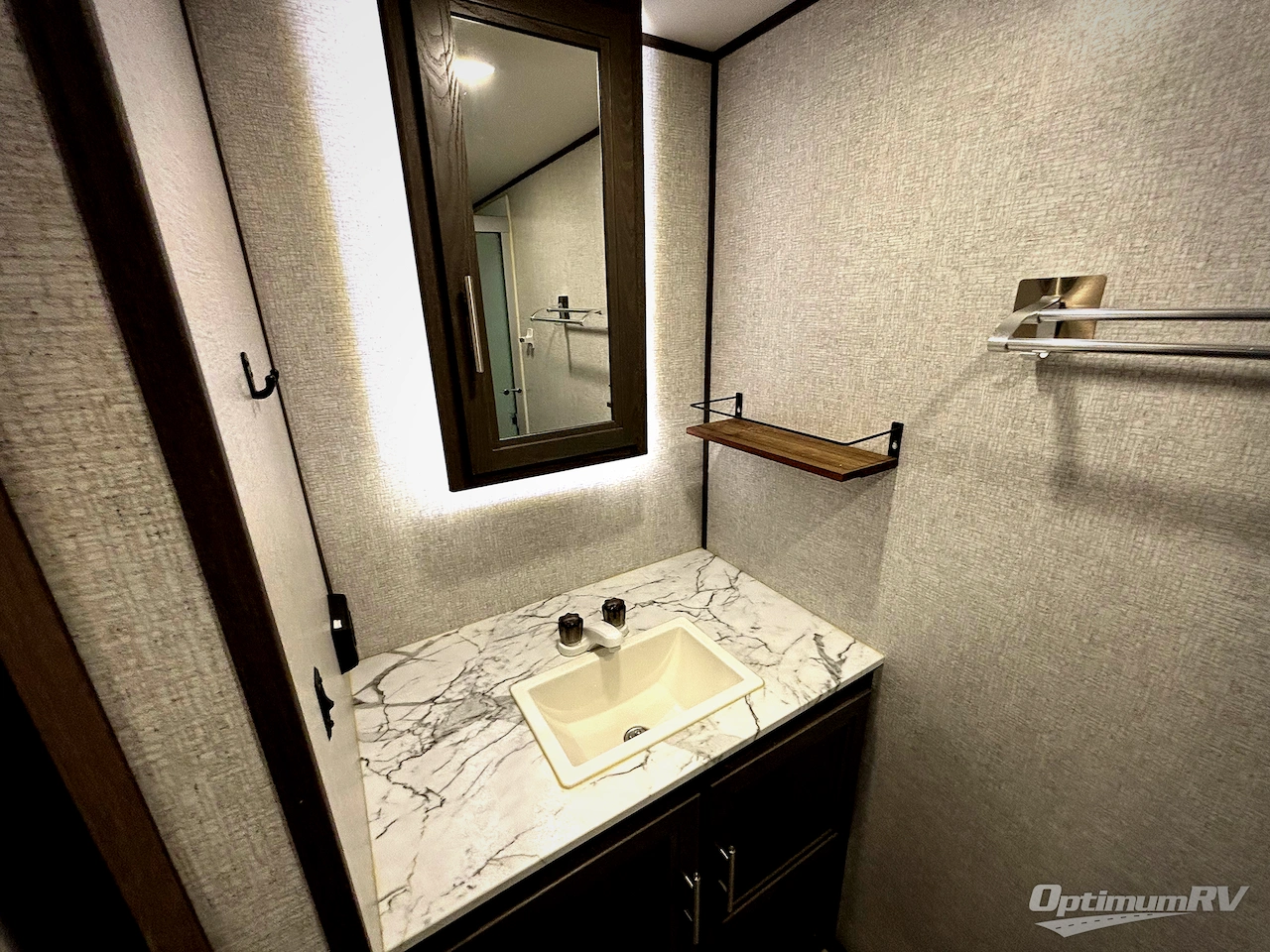 2021 Dutchmen Kodiak Ultra-Lite 242RBSL Photo 14