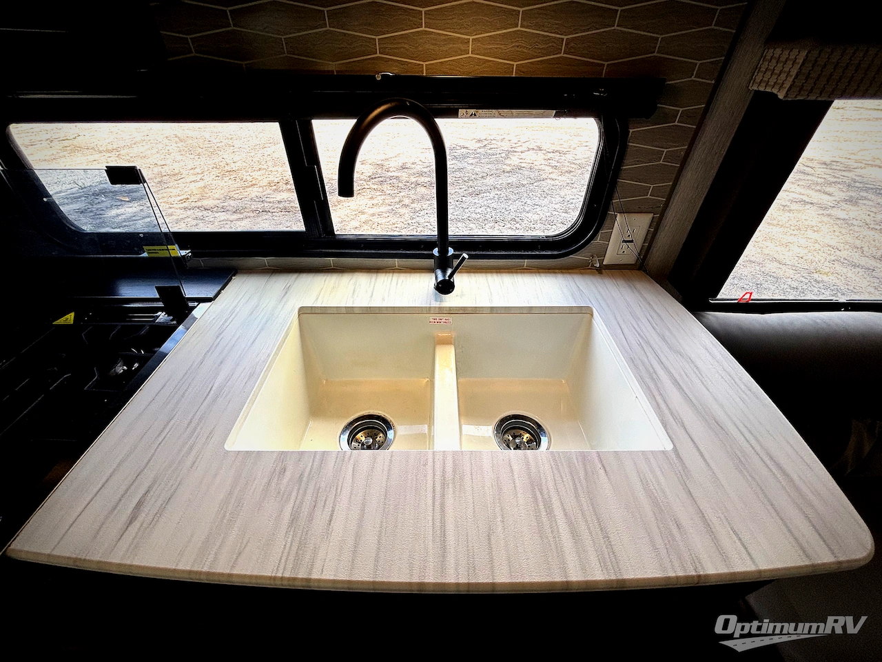 2022 Forest River Wildwood X-Lite 261BHXL Photo 8