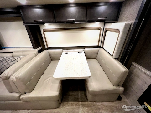 2022 Thor Venetian F42 RV Photo 3