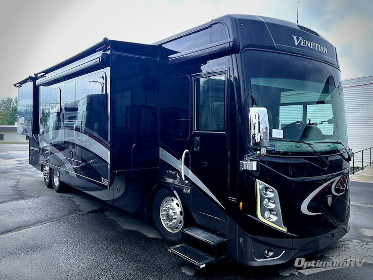 2022 Thor Venetian F42 RV Photo 1