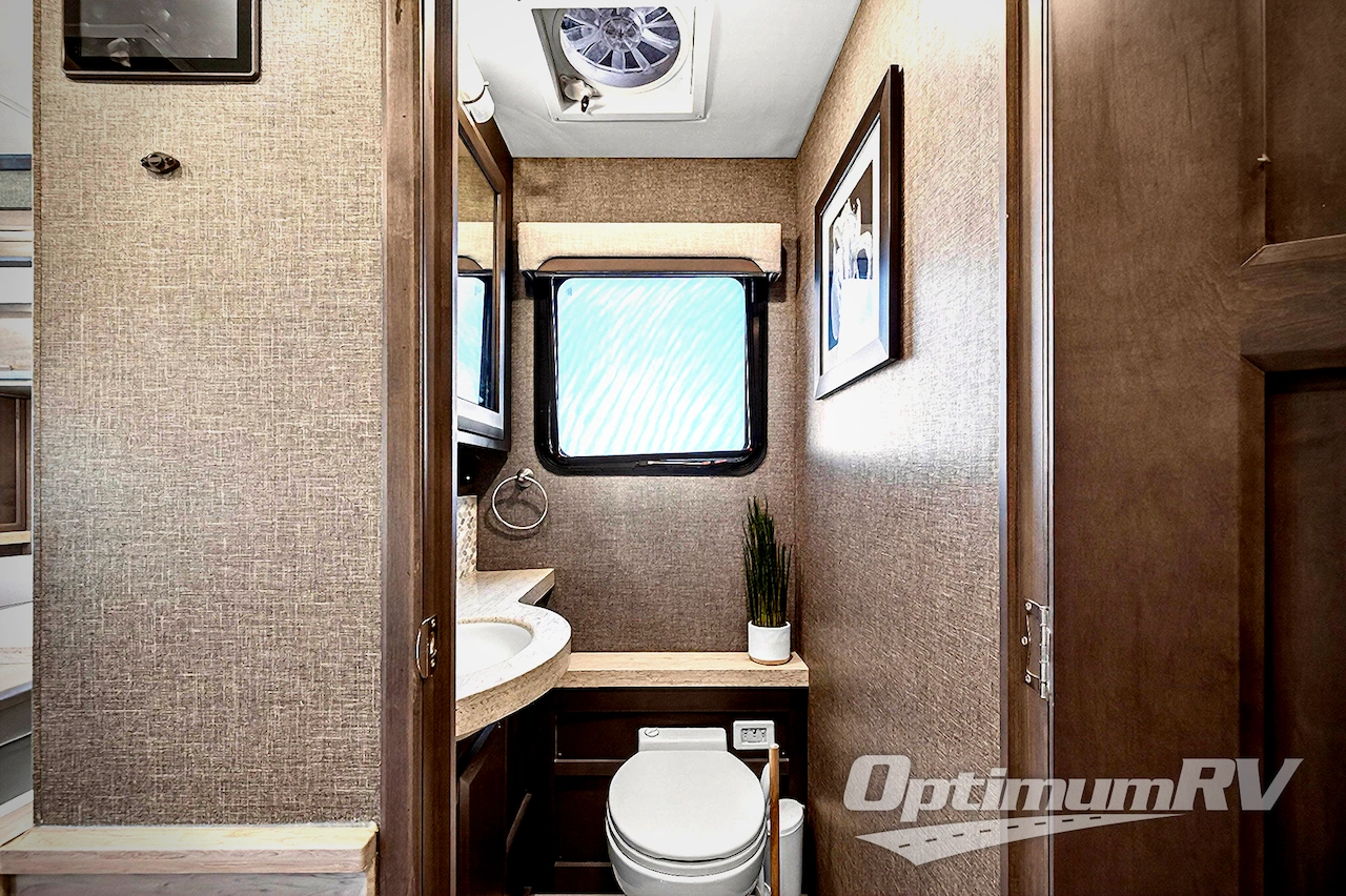 2022 Thor Venetian F42 Photo 20