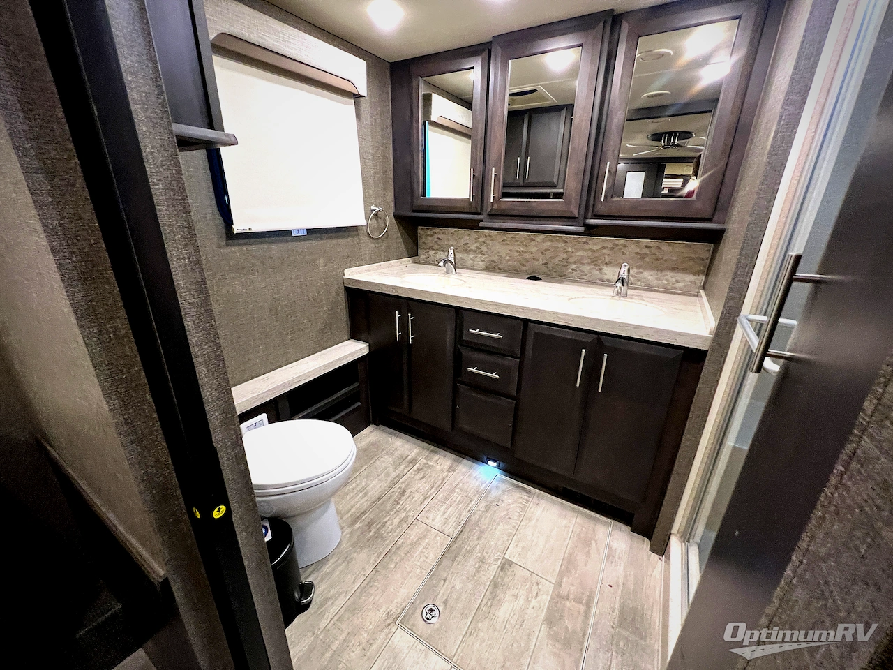 2022 Thor Venetian F42 Photo 26