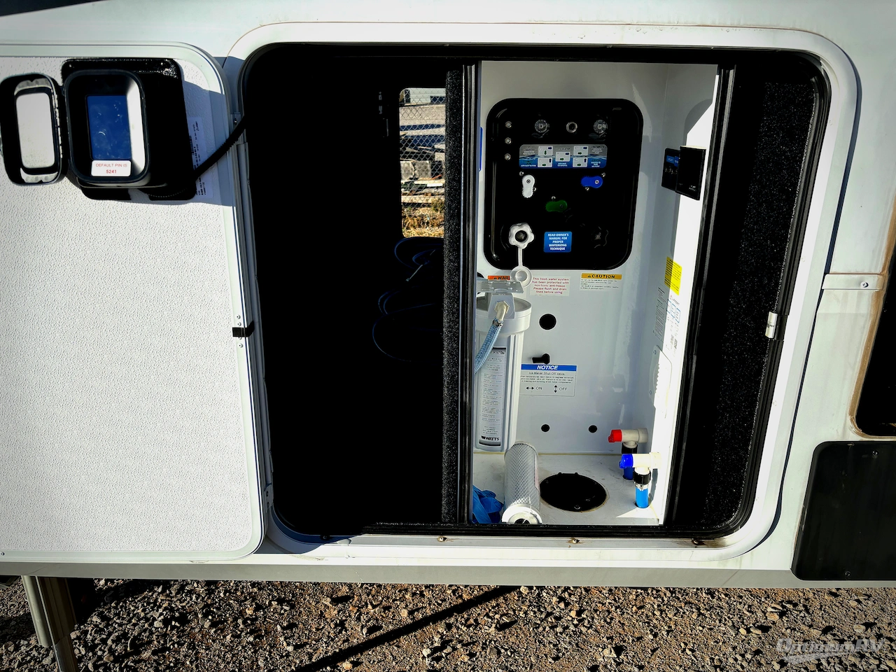 2024 Grand Design Solitude 380FL Photo 15