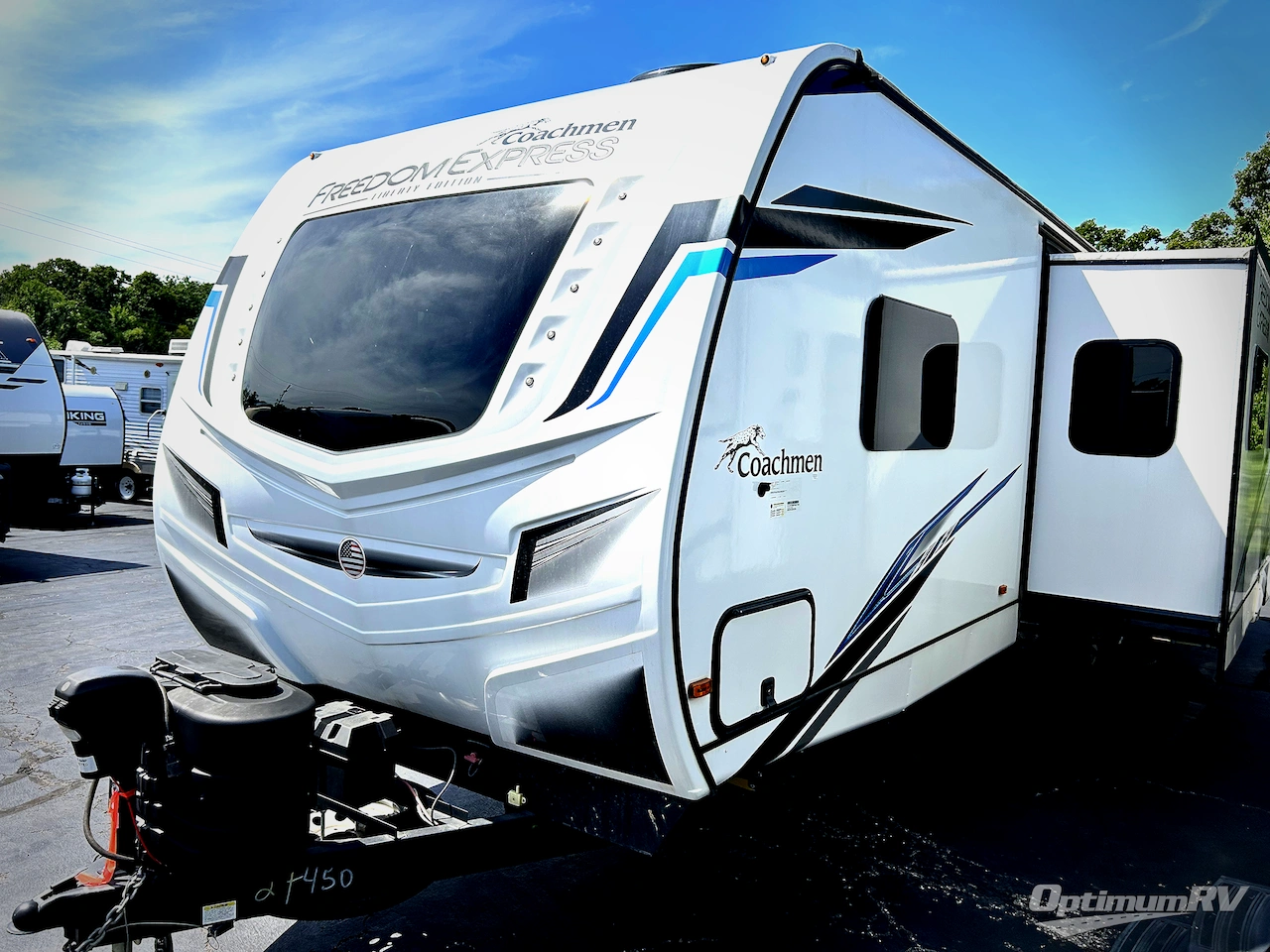 2023 Coachmen Freedom Express Liberty Edition 320BHDSLE Photo 2