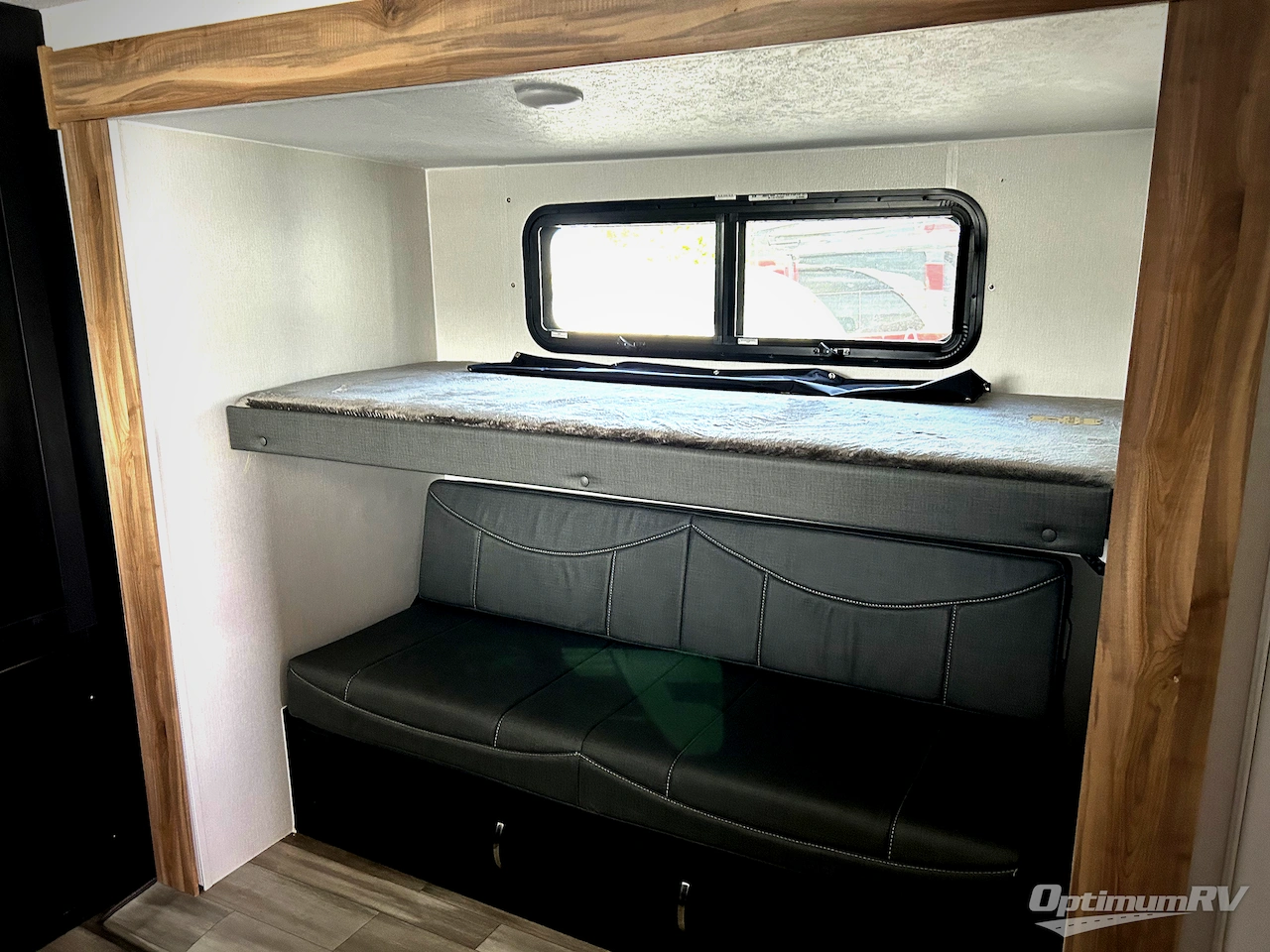 2023 Coachmen Freedom Express Liberty Edition 320BHDSLE Photo 15