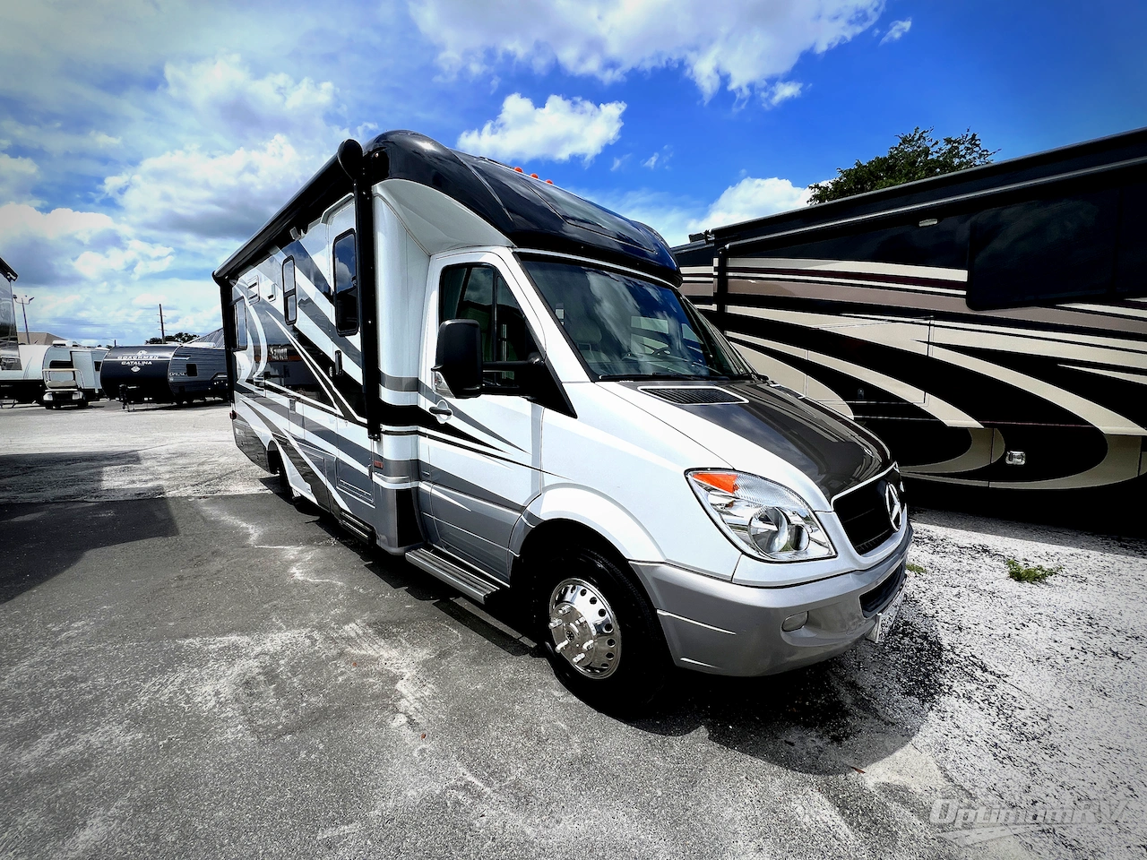 2013 Itasca Navion IQ 24G Photo 1