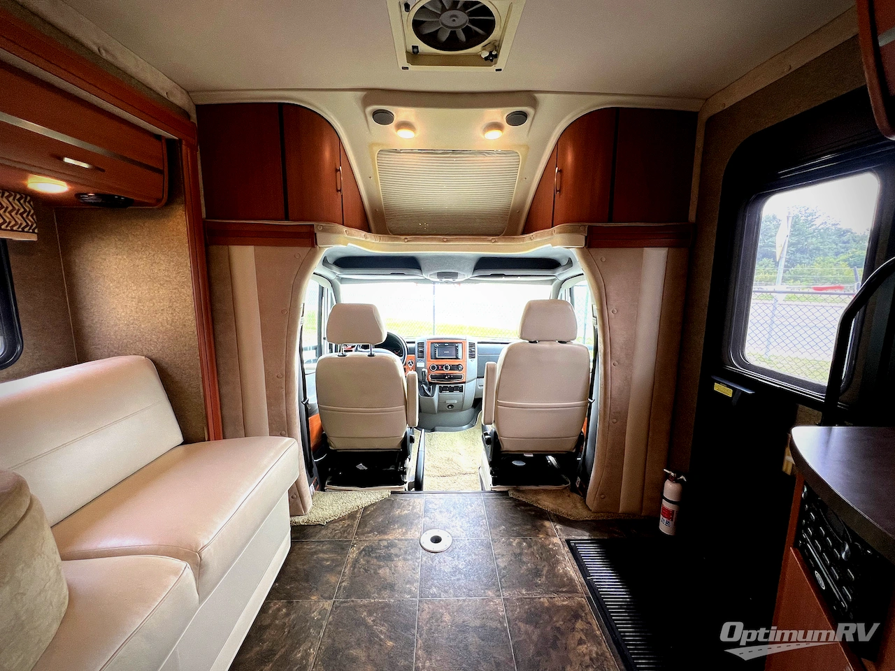 2013 Itasca Navion IQ 24G Photo 5