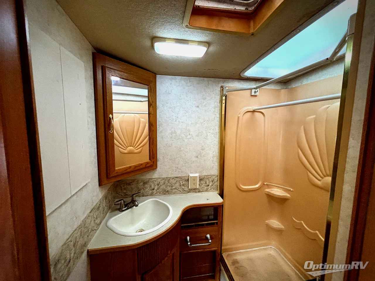2003 Winnebago Sightseer 33 L Photo 10