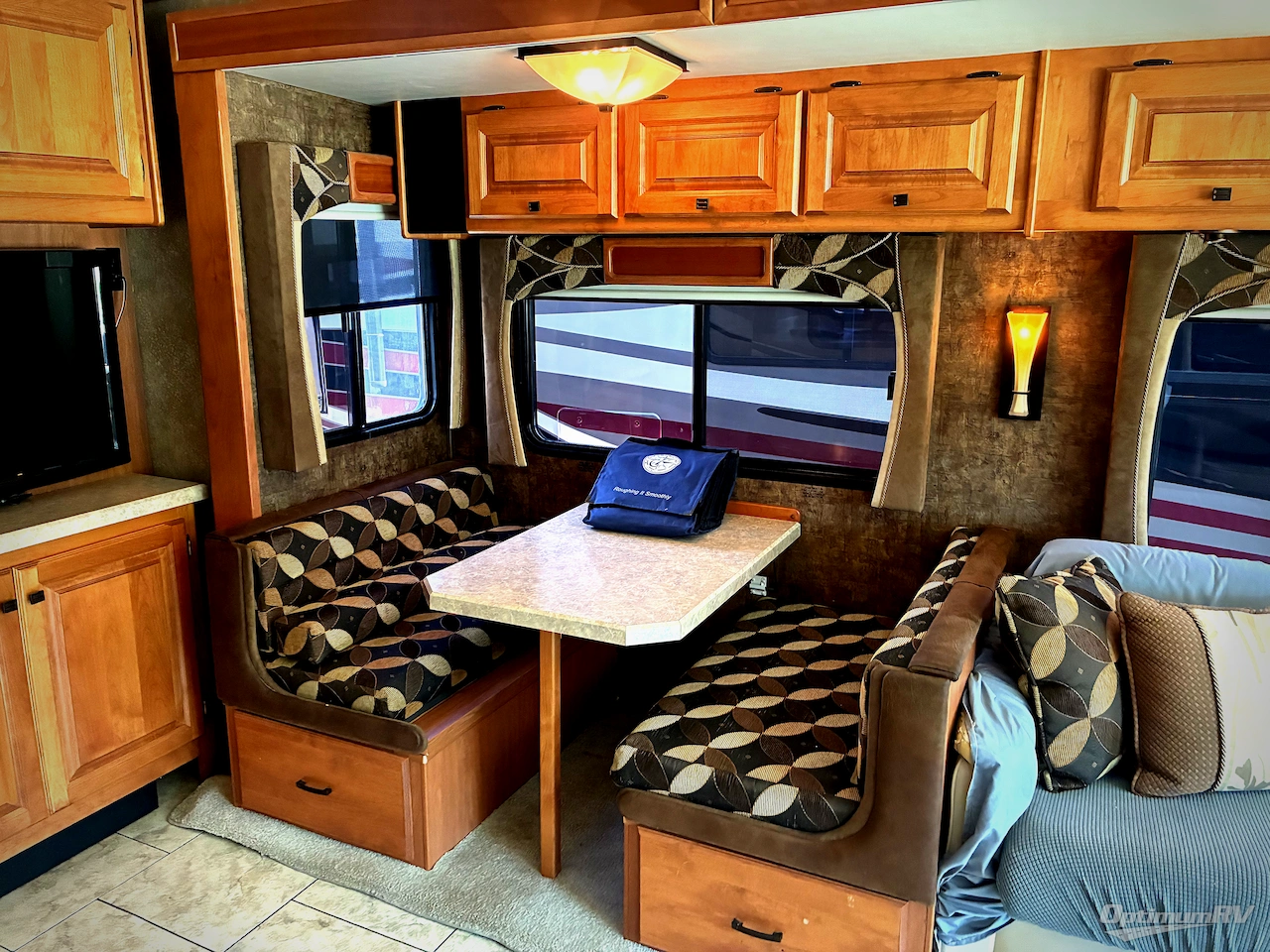 2011 Tiffin Allegro 35 QBA Photo 6