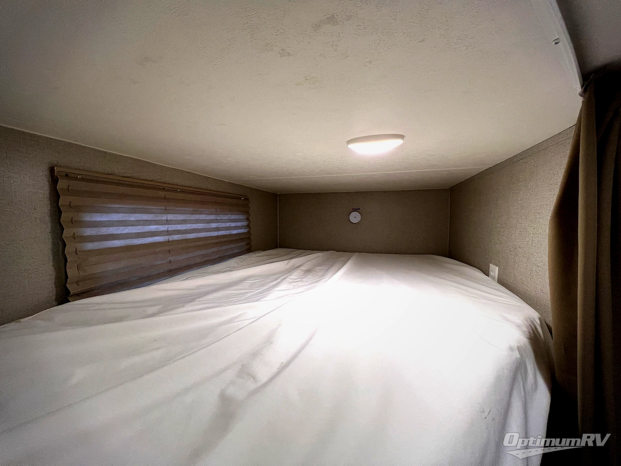 2017 Coachmen Freedom Express 275BHS Photo 25