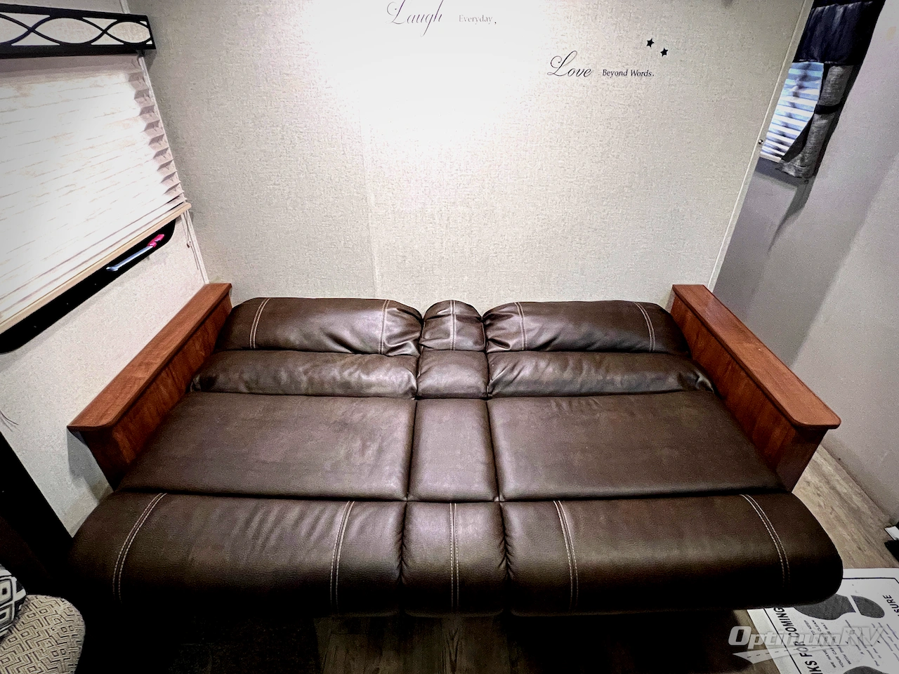 2017 Coachmen Freedom Express 275BHS Photo 15