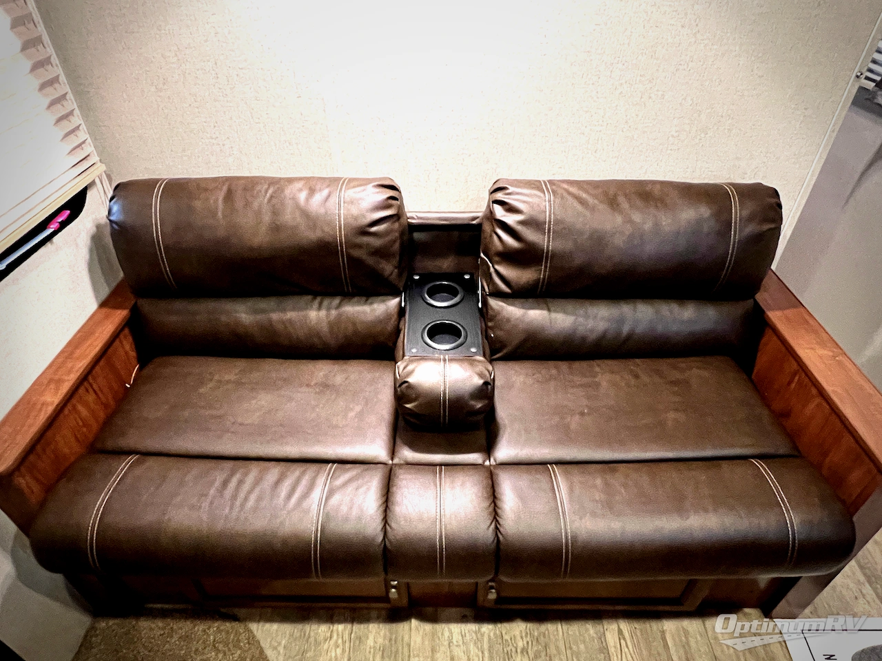 2017 Coachmen Freedom Express 275BHS Photo 14