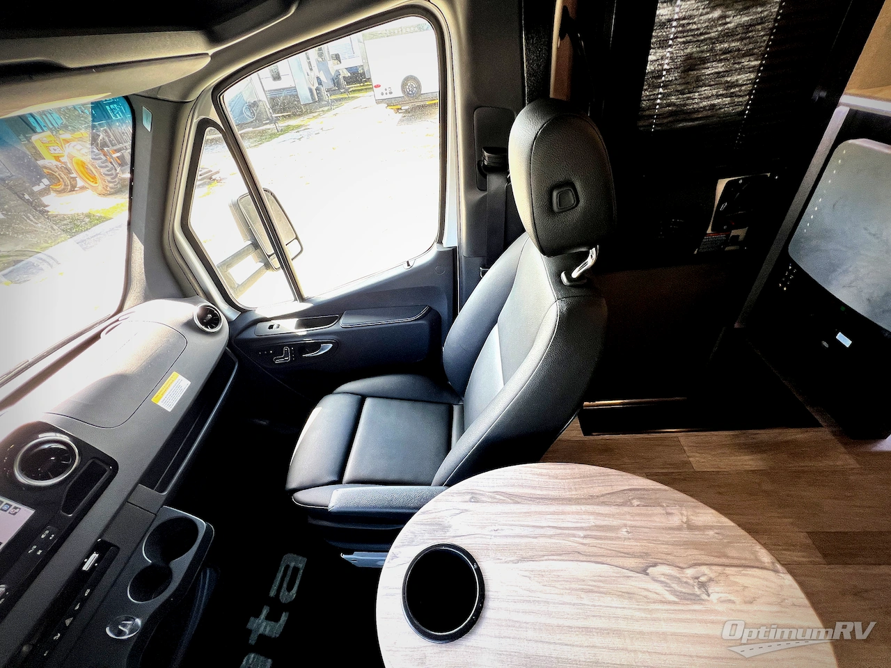 2022 Dynamax isata 3 24FW Photo 10