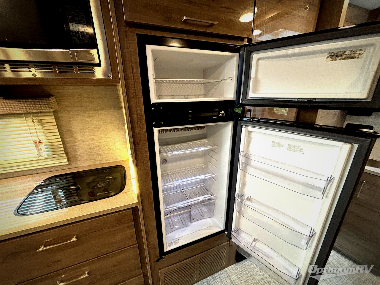 2023 Entegra Qwest 24R Photo 7