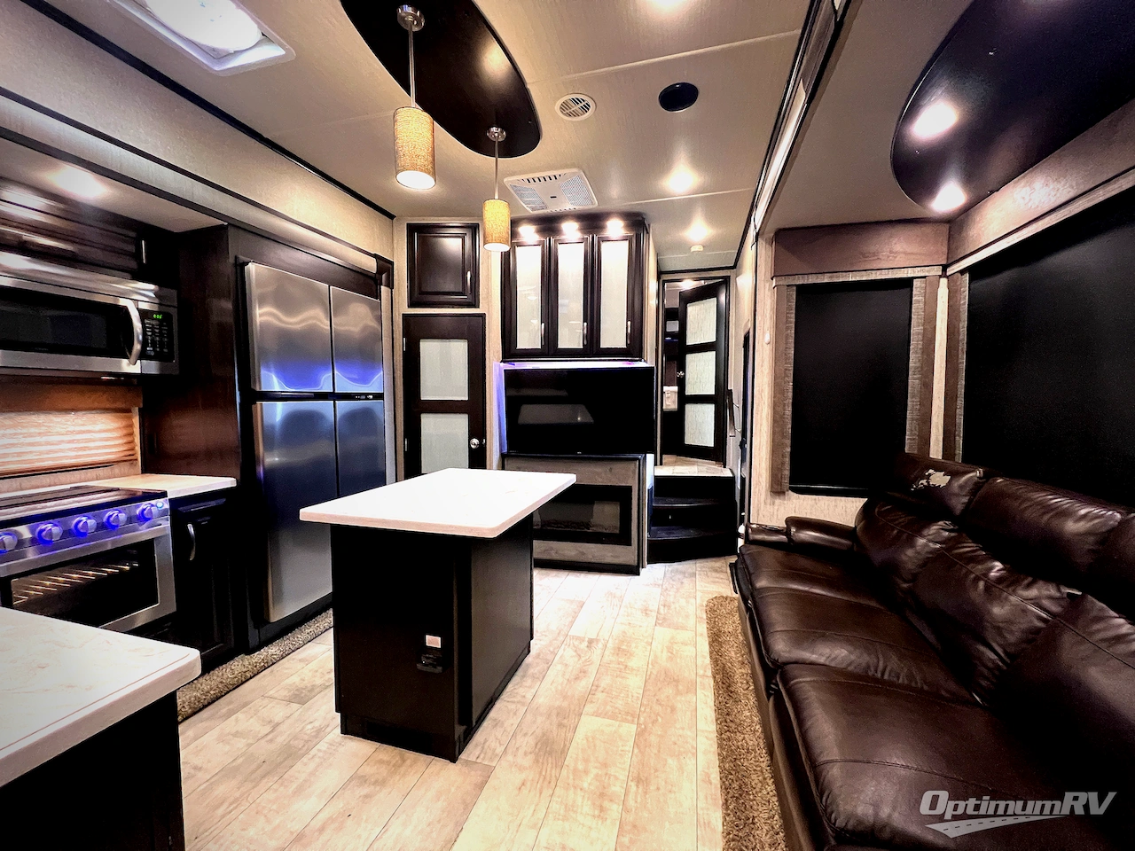 2019 Grand Design Momentum M-Class 398M Photo 4