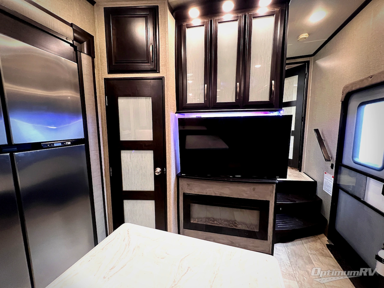 2019 Grand Design Momentum M-Class 398M Photo 9