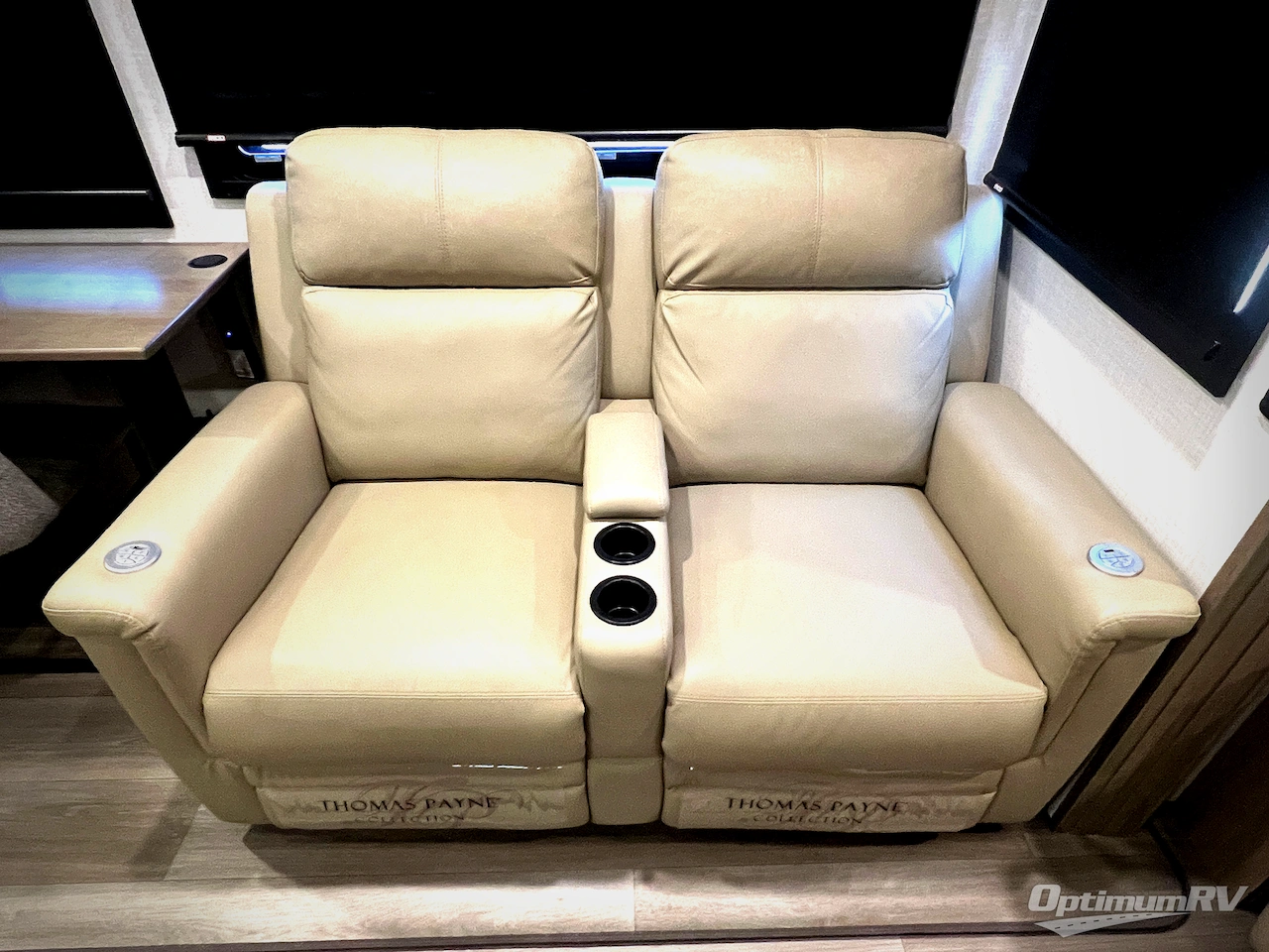 2025 KZ Durango Gold G310RLQ Photo 13