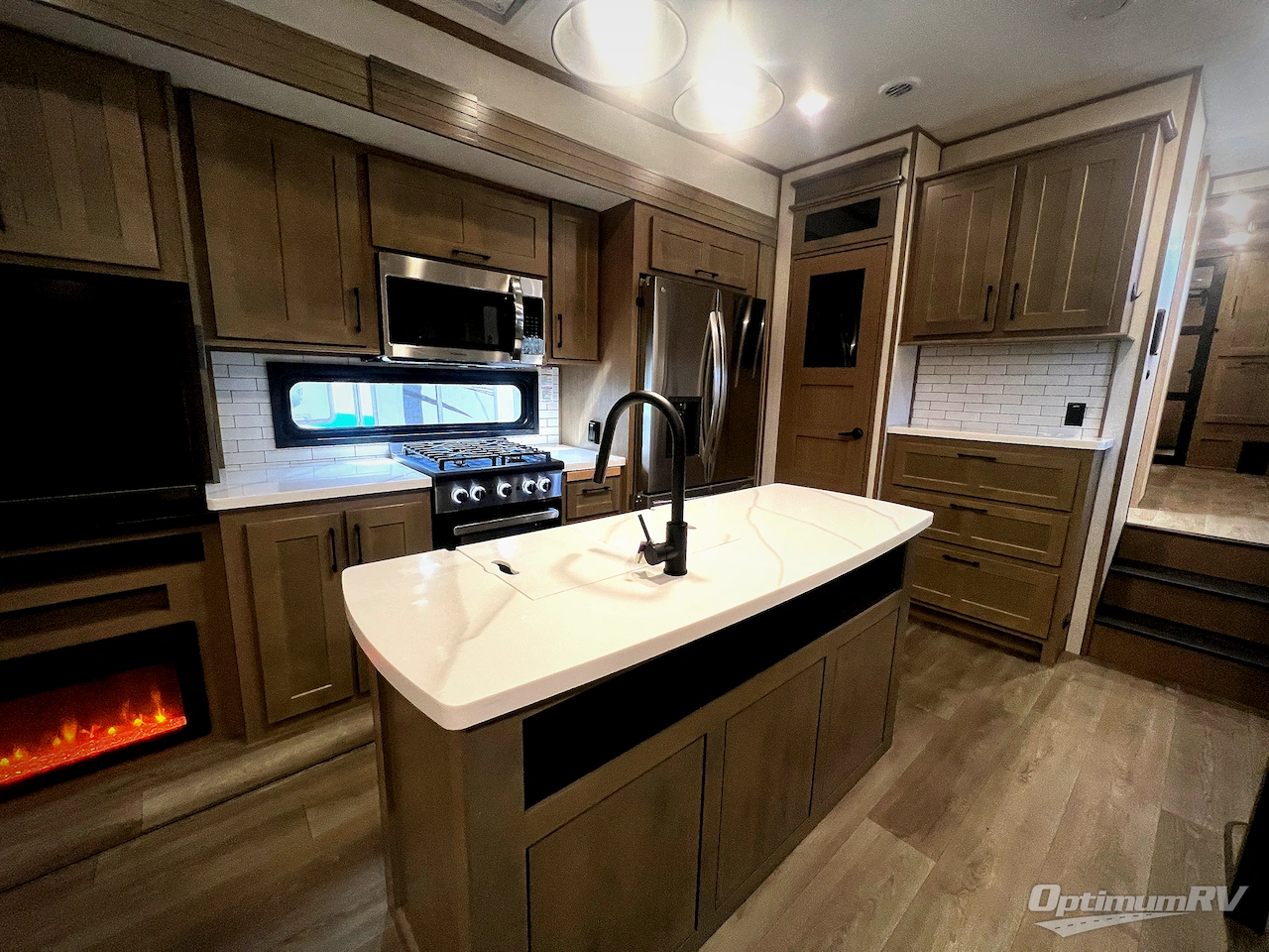 2025 KZ Durango Gold G310RLQ Photo 23